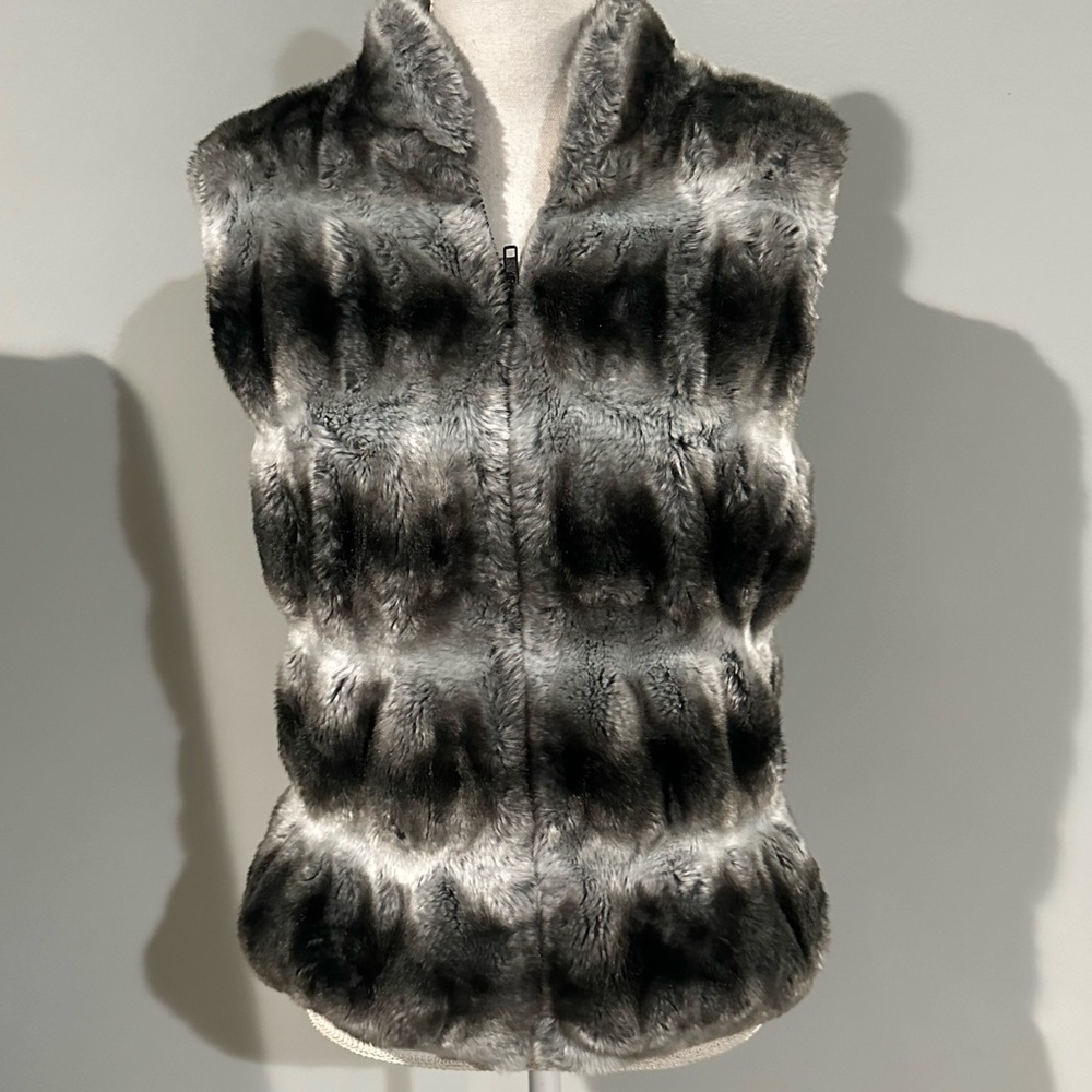 Donna Salyer’s Fabulous Furs Black and Gray Vest NWOT Size M